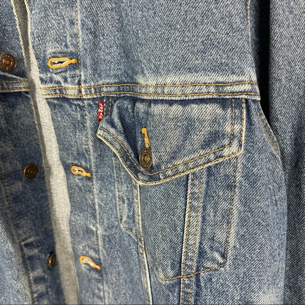 Levis Blue Denim Relaxed Trucker Jacket Mens Size M 7112 - Picture 10 of 11